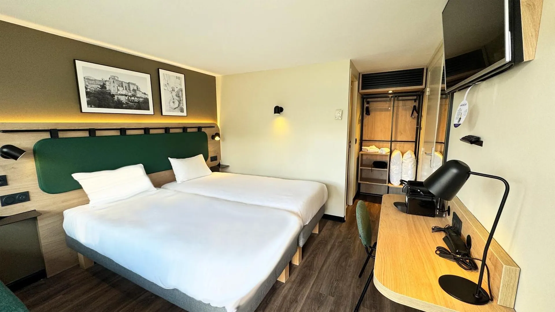 Campanile Bollene A7 Hotel 3*,