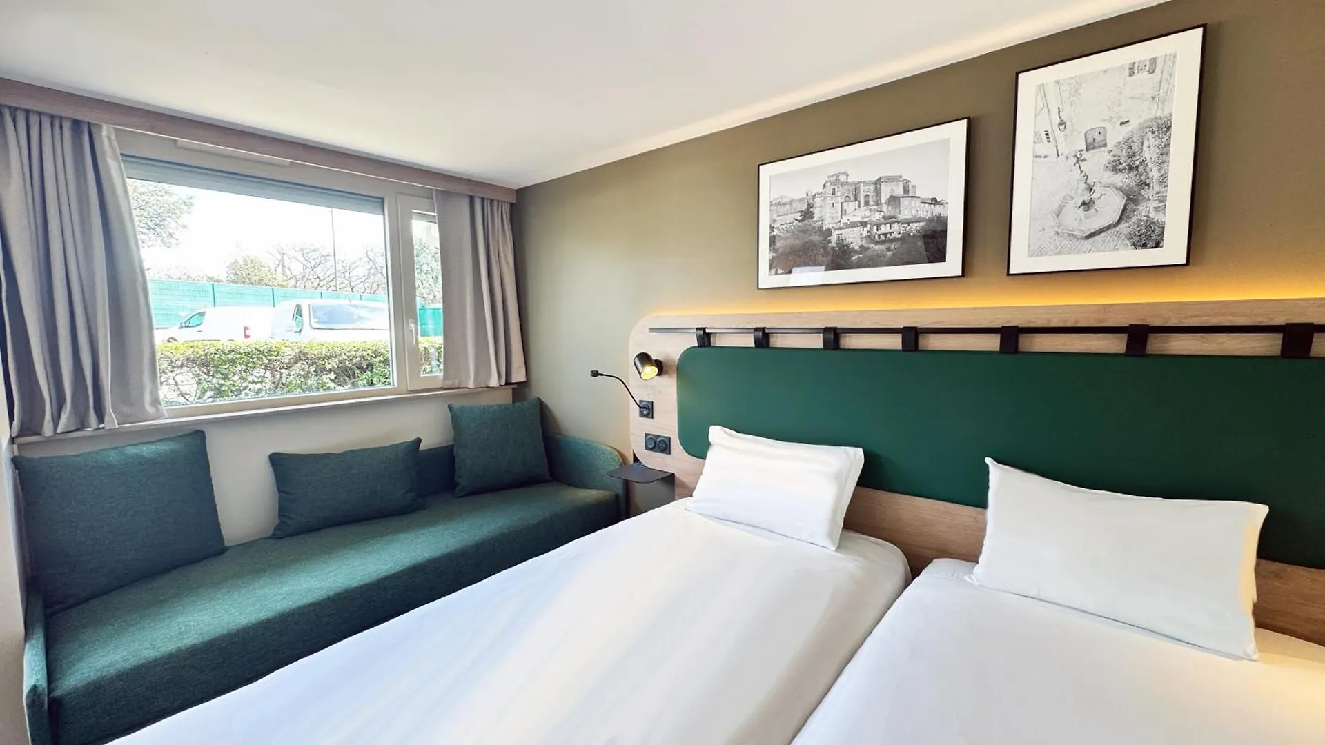 Campanile Bollene A7 Hotel 3*,  France