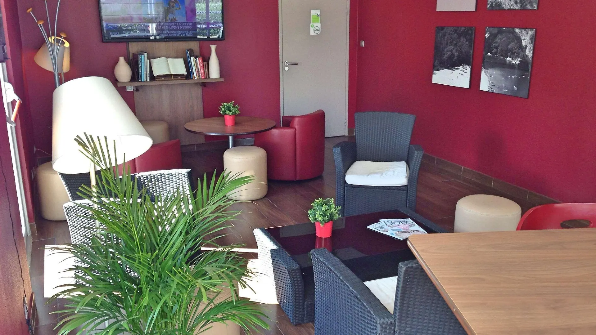 Campanile Bollene A7 Hotel 3*,  France