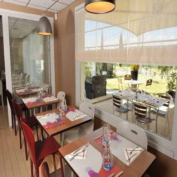 Campanile Bollene A7 Hotel 3*,